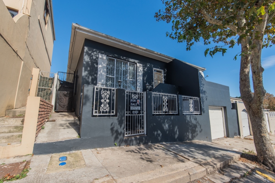 4 Bedroom Property for Sale in Richmond Hill Eastern Cape